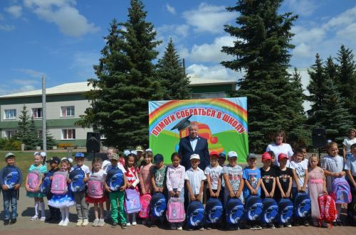 Район балалары мәктәпкә әзерләнәләр