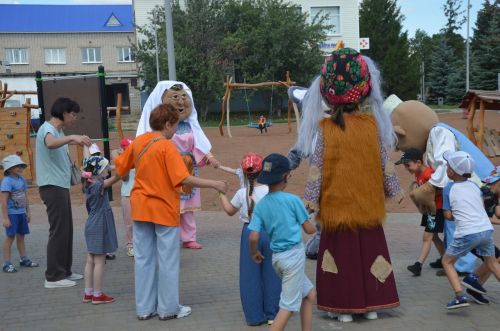 Район балалары мәктәпкә әзерләнәләр