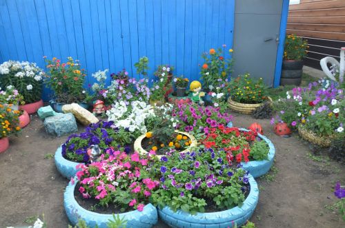 Нәфисә апаның 100 яшен капка төбеннән бәйрәм итә башладылар