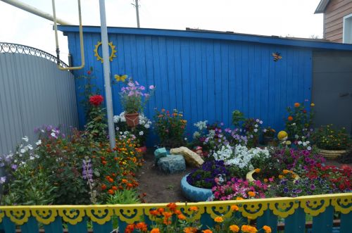 Нәфисә апаның 100 яшен капка төбеннән бәйрәм итә башладылар