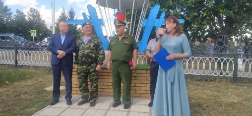 Сарманда десантчылар бәйрәм итәләр