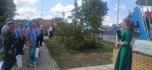 Сарманда десантчылар бәйрәм итәләр