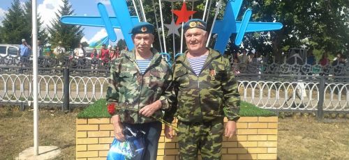 Сарманда десантчылар бәйрәм итәләр