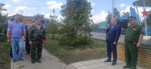 Сарманда десантчылар бәйрәм итәләр