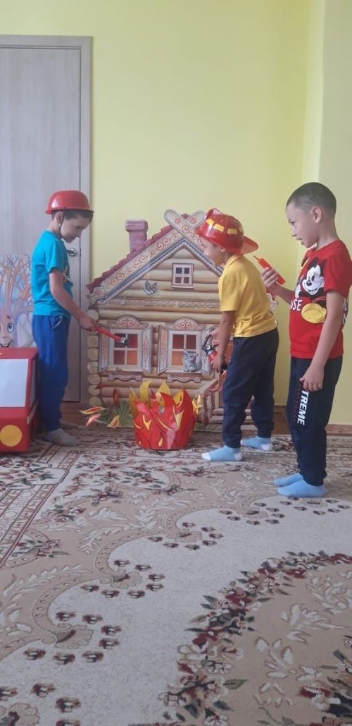 «Лилия» дә тәрбияләнүчеләр янгын сүндерүчеләр булдылар