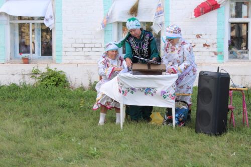Яхшыбайда Авыл көне үтте