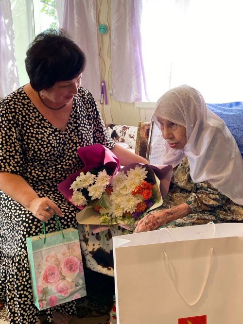 Кәүҗияк авылында Хәерниса апаның юбилеен бәйрәм итәләр