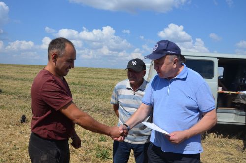 В районе наградили передовиков уборочной кампании