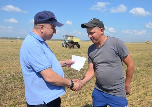 В районе наградили передовиков уборочной кампании