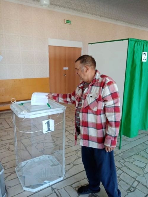 Петровский Завод халкы мәдәният йортында сайлый