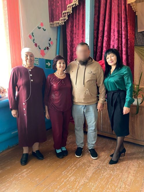 Сөлек авылы халкы хәрби авылдашы белән очрашты