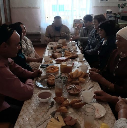 Сөлек авылы халкы хәрби авылдашы белән очрашты
