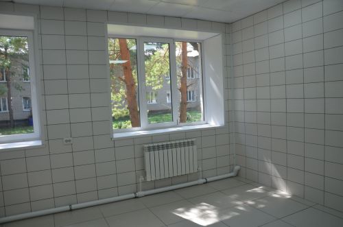 Кәүҗияк мәктәбендә укучылар ремонтланган ашханәдә тукланалар