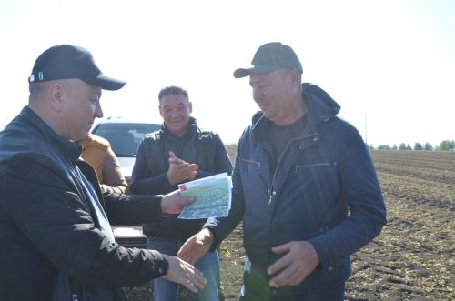 В районе продолжается уборка сахарной свеклы