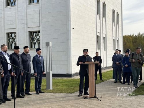 Болгар ислам академиясендә спорт мәйданчыгын ачу тантанасында Минтимер Шәймиев катнашты