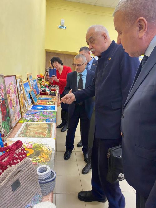 Азалак халкы дөньялар иминлеге теләде