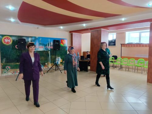 Сарманда үрнәк гаиләләр белән очрашу үтте