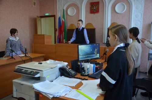 Сарман урта мәктәбе укучылары әтиләре һөнәре белән кызыксыналар