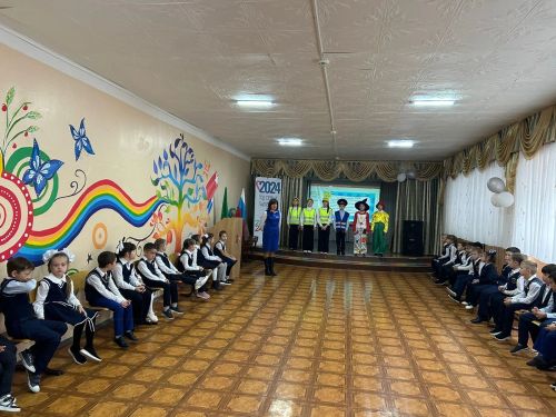 Җәлил беренчеләрен җәяүлеләр сафына алдылар