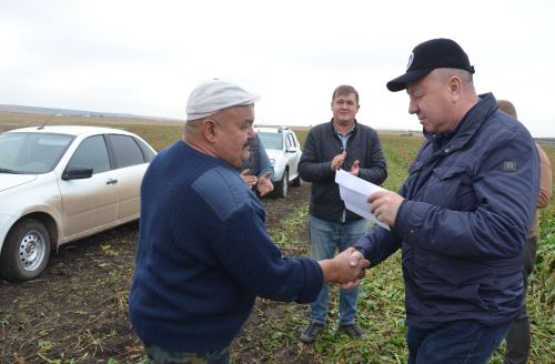 В районе наградили передовиков свеклоуборочной кампании