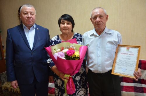 Галимуллиннар алтын туйларын бәйрәм иттеләр