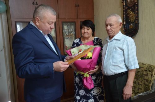 Галимуллиннар алтын туйларын бәйрәм иттеләр