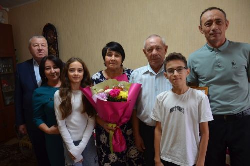 Галимуллиннар алтын туйларын бәйрәм иттеләр