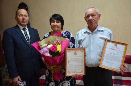 Галимуллиннар алтын туйларын бәйрәм иттеләр