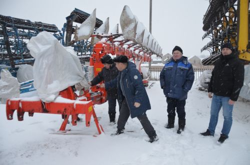 В районе провели проверку АПК по постановке техники на зимнее хранение и подготовке к ремонту