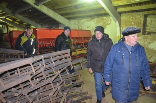 В районе провели проверку АПК по постановке техники на зимнее хранение и подготовке к ремонту