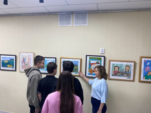 В художественной школе открыли выставку