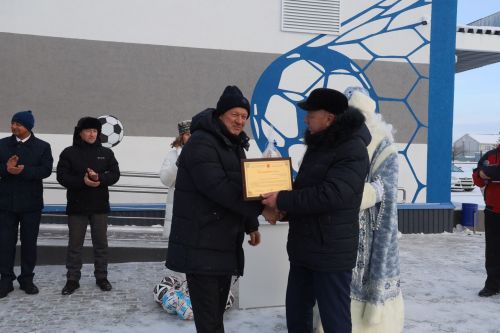 В Джалиле открыли крытый футбольный манеж