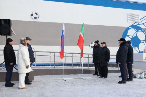 В Джалиле открыли крытый футбольный манеж