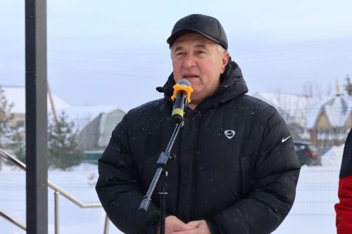 В Джалиле открыли крытый футбольный манеж
