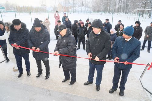 В Джалиле открыли крытый футбольный манеж