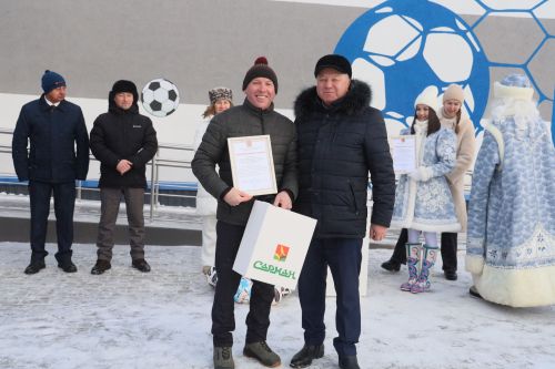 В Джалиле открыли крытый футбольный манеж