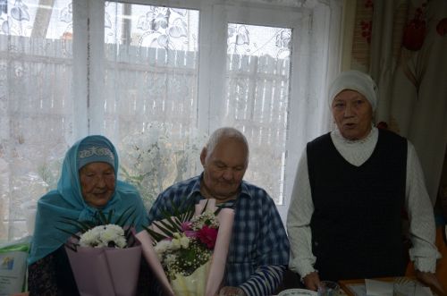 Яңа Әхмәттә Ризатдиновлар гаиләсе бриллиант туйларын билгеләп үтте