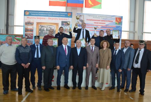 Сарман районы командасы көрәш турнирында җиңүче булып танылды
