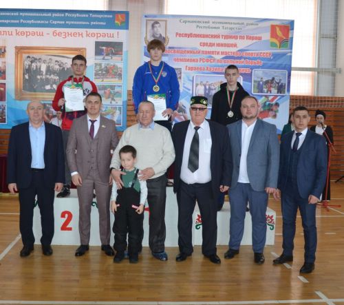 Сарман районы командасы көрәш турнирында җиңүче булып танылды