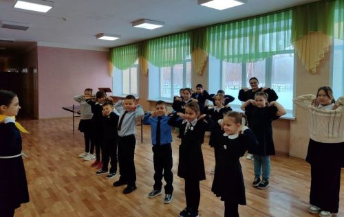 Учащиеся Петровскозаводской школы провели Всероссийскую зарядку