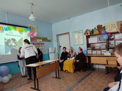 Иске Минзәләбаш «беренчеләр»е «Әлифба»ны укып бетерделәр