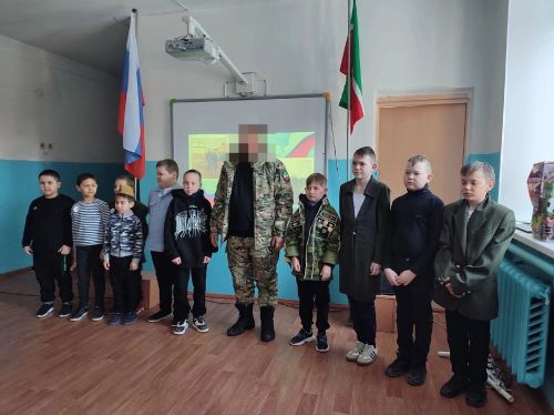 В Старомензелябашской школе состоялся Урок мужества