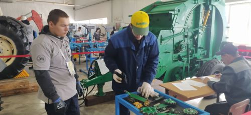 Сарманда яшь профессионаллар осталыкларын күрсәтәләр