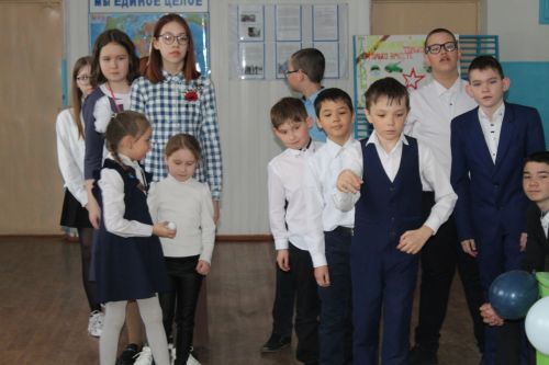 Иске Минзәләбаш укучылары » Әйдәгез, кызлар һәм малайлар!» уенында катнаштылар