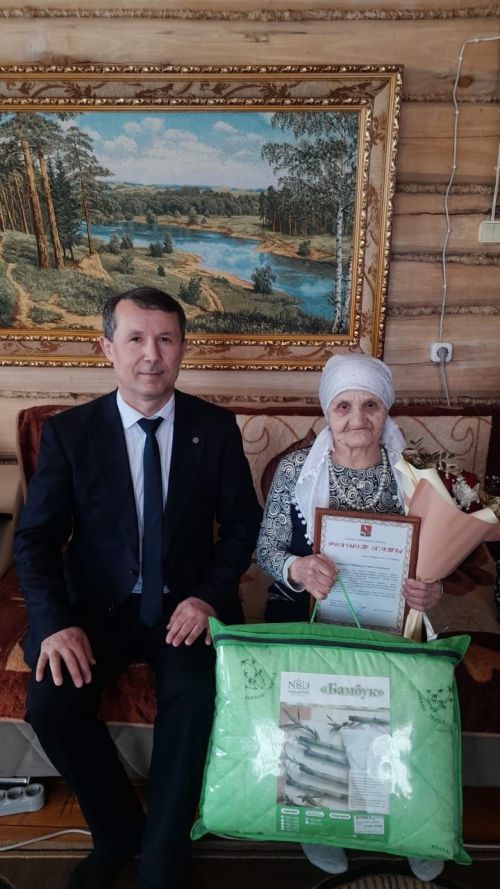 Каран авылында яшәүче Нурания апа Солтыева 90 яшен билгеләп үтте