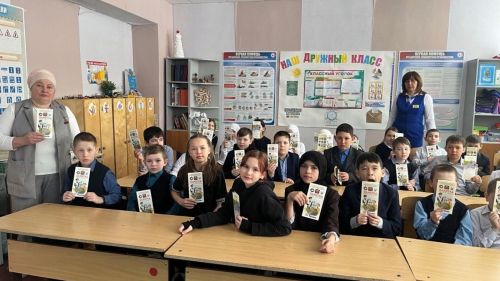 Лешев-Тамакские ученики узнали о правилах безопасного поведения на дороге