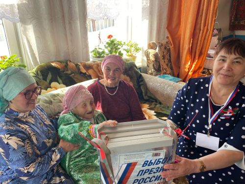 104 яшьлек Зәкия апа сайлауларны көтеп алды