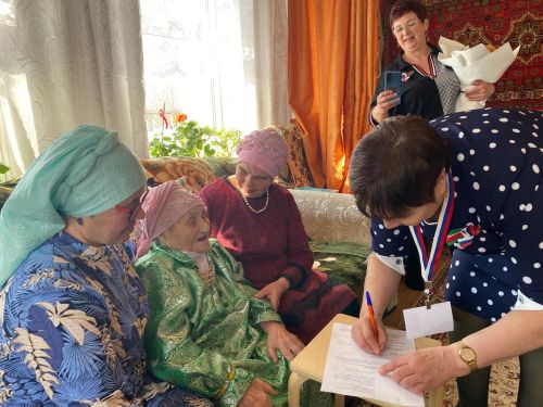 104 яшьлек Зәкия апа сайлауларны көтеп алды