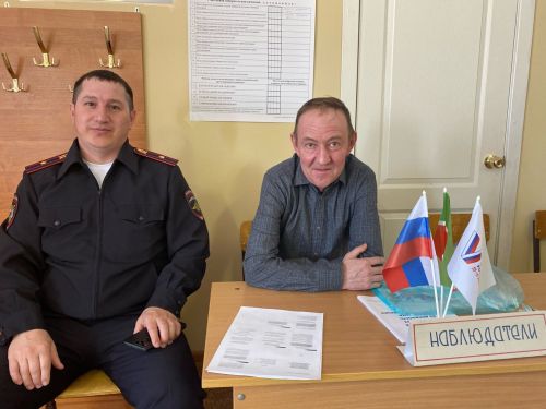 90 яшьлек Гомәр абый сайлау комиссиясе кызларын җырлатты +ВИДЕО