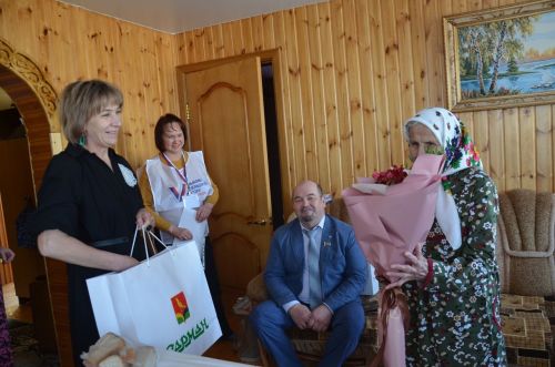 Мөнирә апаның 95 яшьлек юбилее икеләтә истәлекле